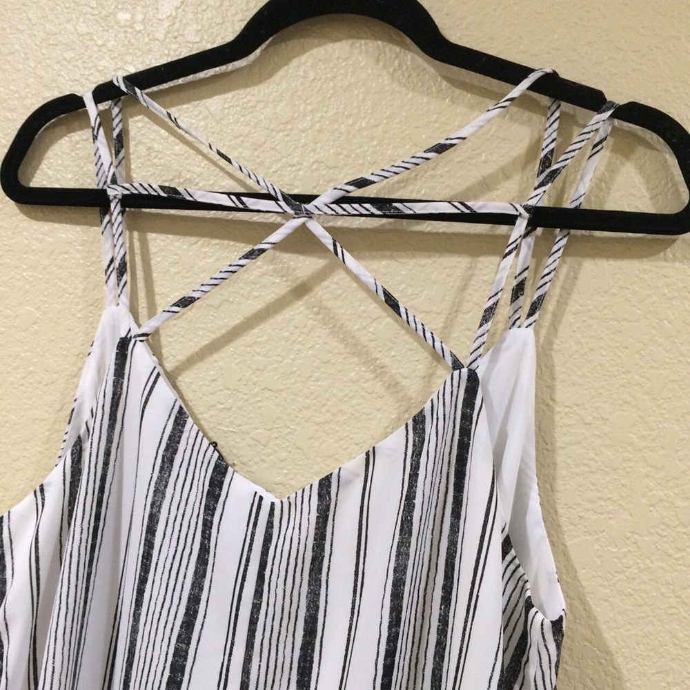 Cotton on v-neck white striped dress - Picture 3 of 3